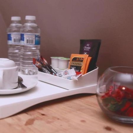 Hampton Court Hotel Ийст Молзи Екстериор снимка